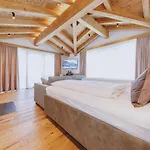 Village Zaglgut, Air-conditioned With Fantastic Panoramic Views, Wellness & Summer Card Included كابرون