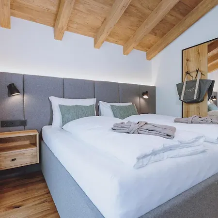 Premium Chalets By Zaglgut, Zell Am See-Kaprun - Wellness & Infinity Pool, Air Conditioning, Panoramic Views & Summer Card Included Kaprun