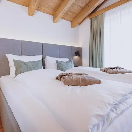 Village Zaglgut - Exclusive Wellness With Panoramic Views & Zell Am - Summercard Included Domek alpejski *