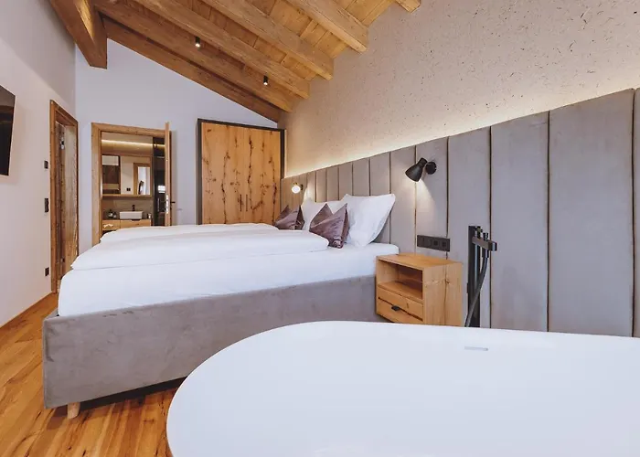 Village Zaglgut, Air-conditioned With Fantastic Panoramic Views, Wellness & Summer Card Included Chalet *